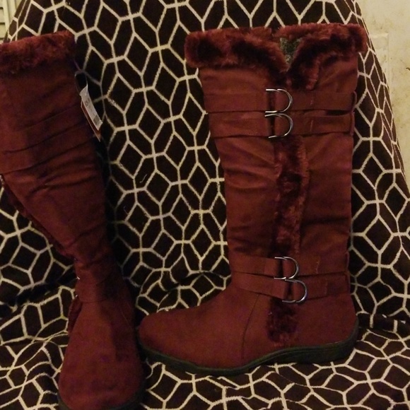 Boots - Picture 2 of 4